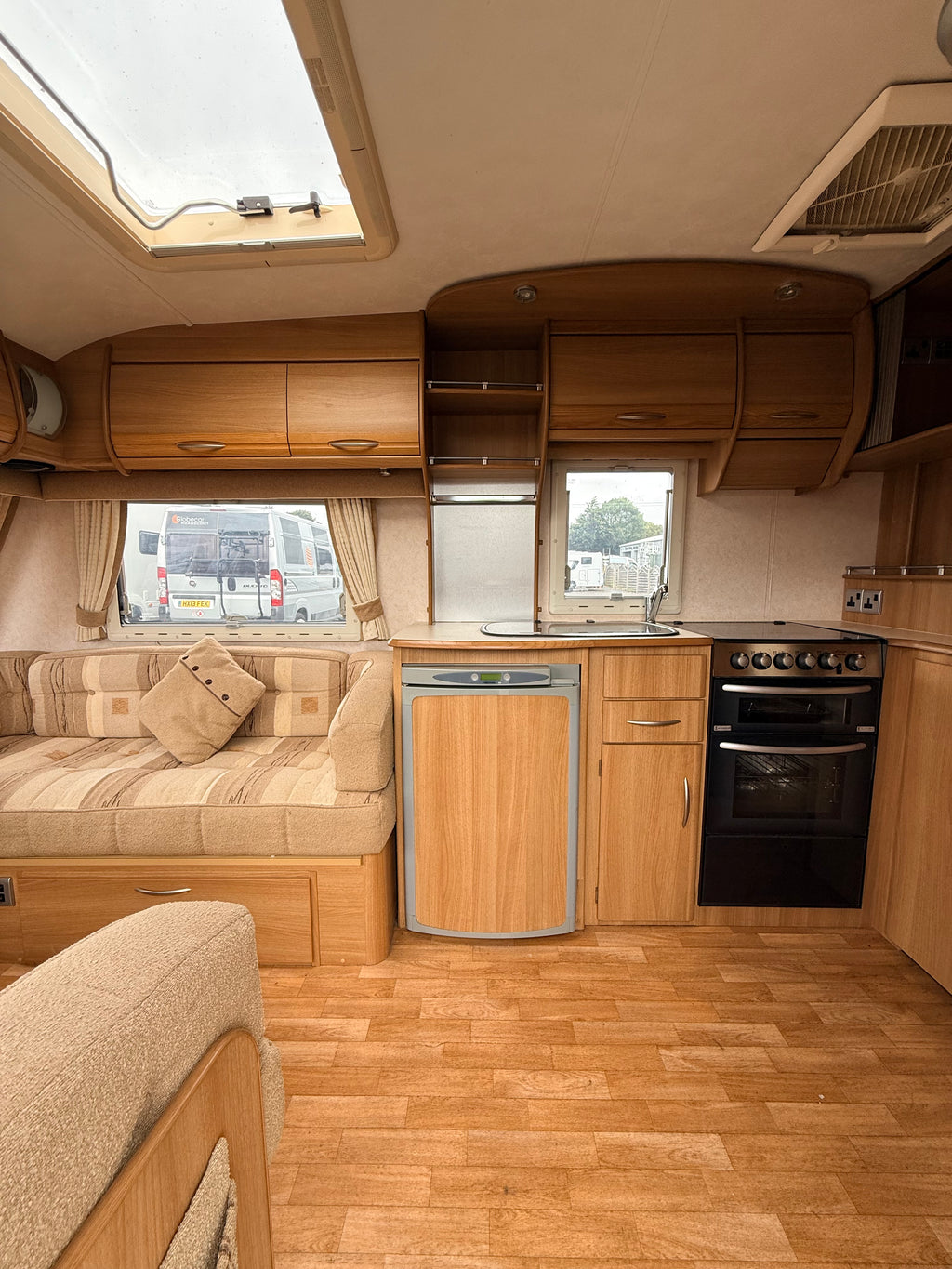 Coachman 530/4 VIP 4 Berth Fixed Bed Touring Caravan