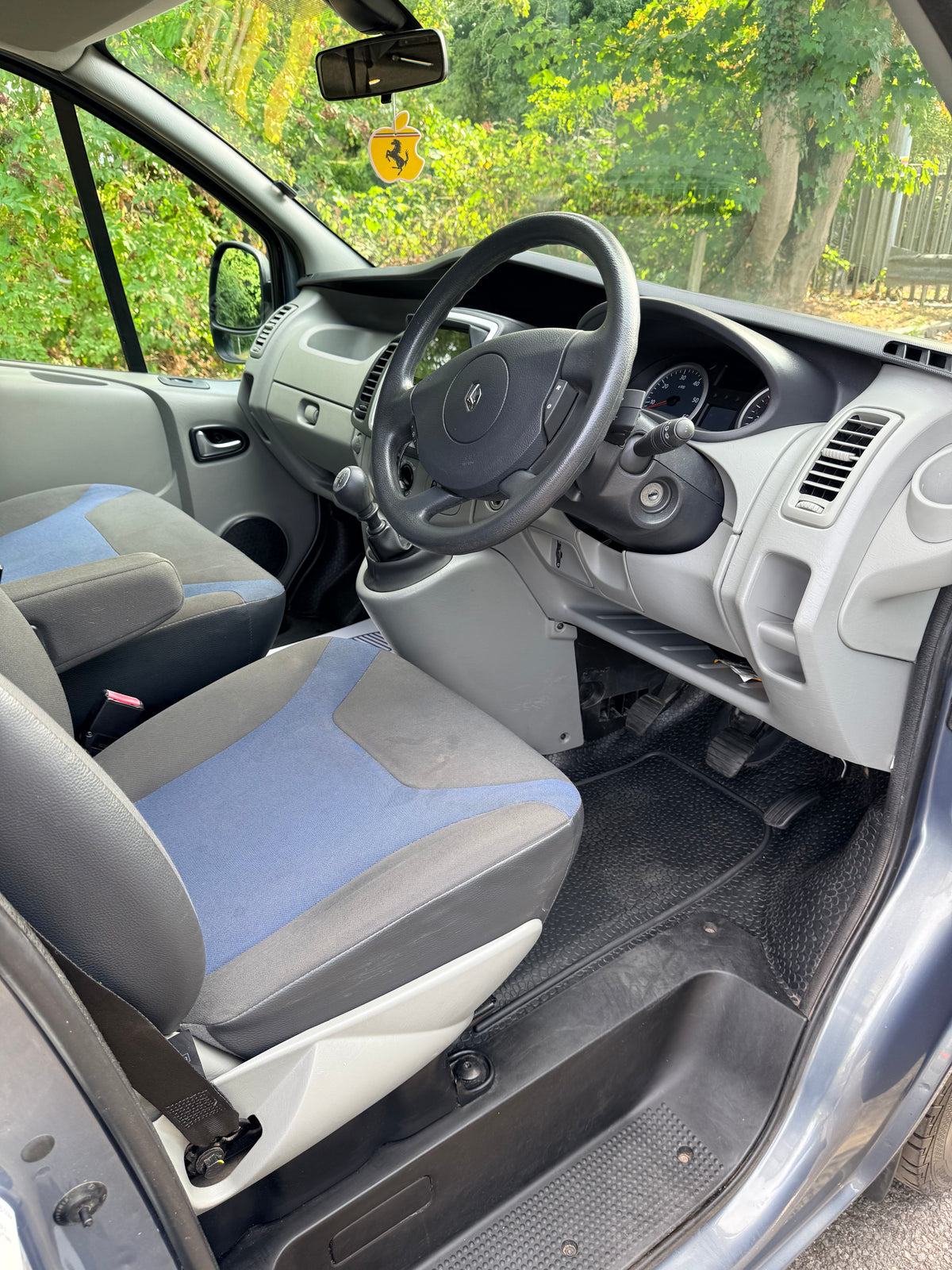 2013 4 Berth Pop-Top Camper Van Renault Trafic 2.0td