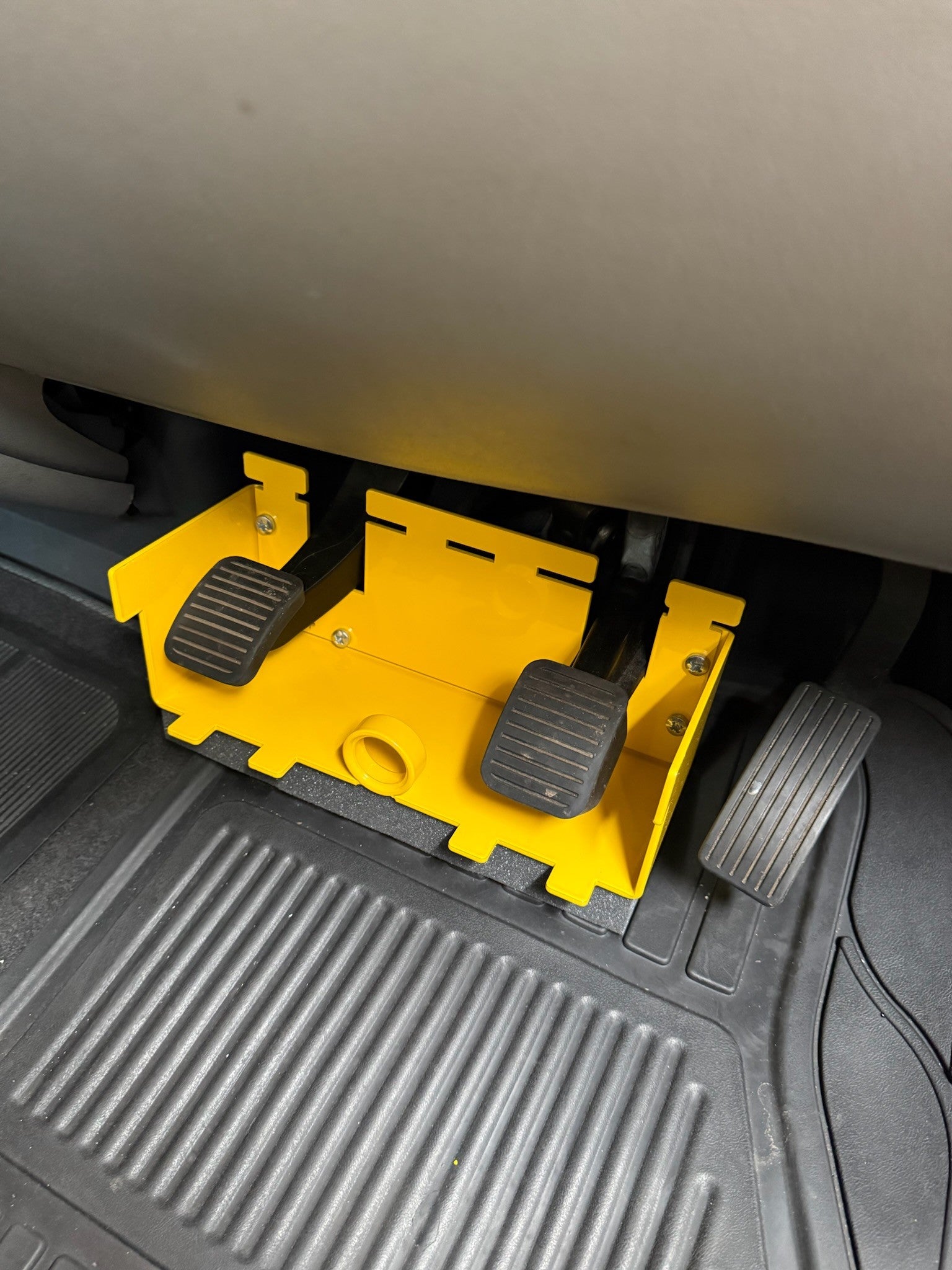 Milenco Police Recommended BC Brake & Clutch Pedal Security Lock for Vans & Motorhomes 2016+